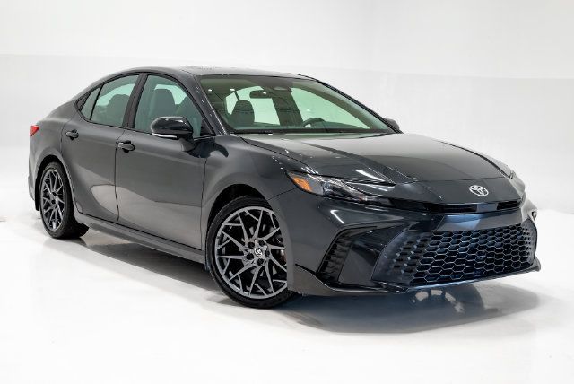 Used 2026 Toyota Camry SE FWD image 6
