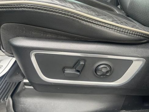 Used 2020 RAM 1500 Laramie AWD/4WD image 23