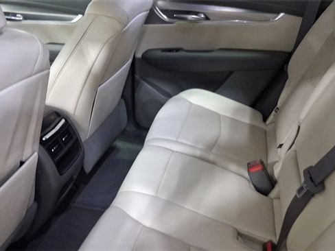 Used 2021 Cadillac XT5 Premium Luxury image 22