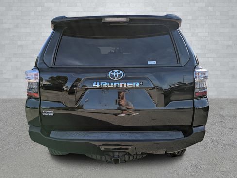 Used 2018 Toyota 4Runner SR5 image 6