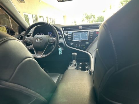 Used 2020 Toyota Camry SE FWD image 27