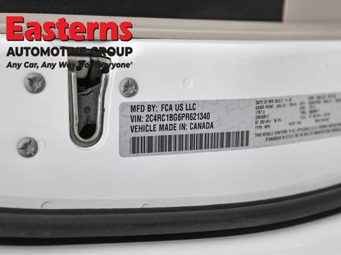 Used 2023 Chrysler Pacifica Touring-L FWD image 35
