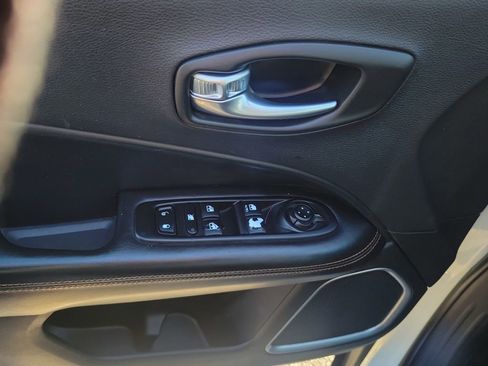 Used 2020 Jeep Compass Limited image 21