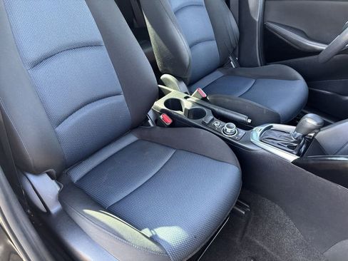 Used 2017 Toyota Yaris iA image 9