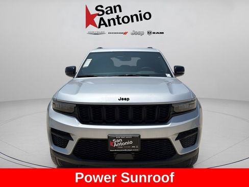 New 2025 Jeep Grand Cherokee Altitude RWD image 3