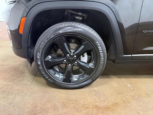 Used 2024 Jeep Grand Cherokee Altitude AWD/4WD image 85