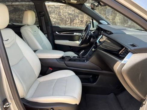 Used 2023 Cadillac XT6 Sport w/ Technology Package AWD/4WD image 22
