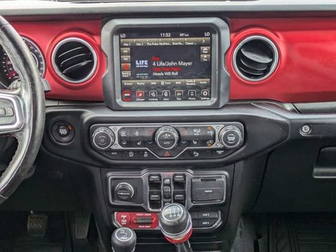 Used 2021 Jeep Wrangler Unlimited Rubicon AWD/4WD image 18