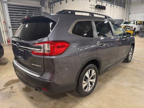 Used 2023 Subaru Ascent Premium w/ Convenience Package image 5