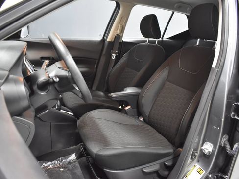 Used 2021 Nissan Kicks S FWD image 5