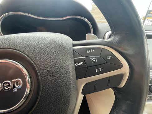 Used 2015 Jeep Grand Cherokee Limited w/ Luxury Group II image 15