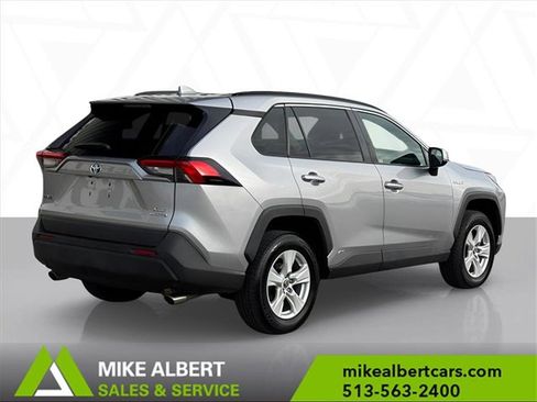 Used 2021 Toyota RAV4 XLE image 4