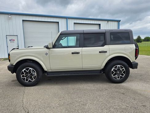 New 2026 Ford Bronco Outer Banks AWD/4WD image 2