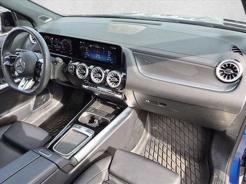 Used 2025 Mercedes-Benz GLA 35 AMG 4MATIC image 21