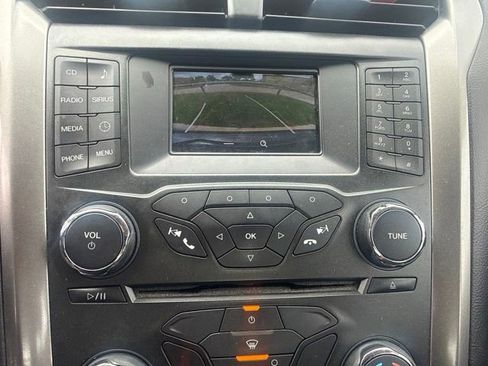 Used 2018 Ford Fusion SE FWD image 10