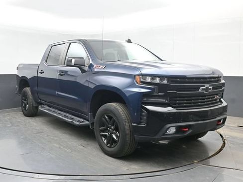 Used 2019 Chevrolet Silverado 1500 LT Trail Boss w/ Convenience Package AWD/4WD image 2