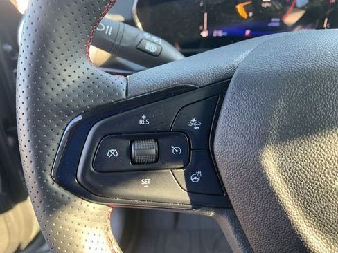 Used 2025 Chevrolet Trax RS w/ Driver Confidence Package FWD image 16