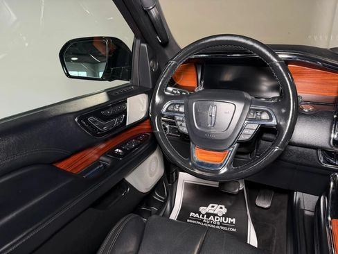 Used 2018 Lincoln Navigator Reserve w/ Technology Package AWD/4WD image 28