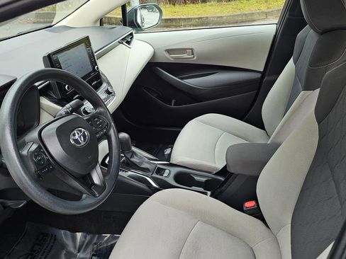 Used 2022 Toyota Corolla LE image 16