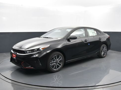 Used 2024 Kia Forte GT-Line w/ GT-Line Premium Package image 6