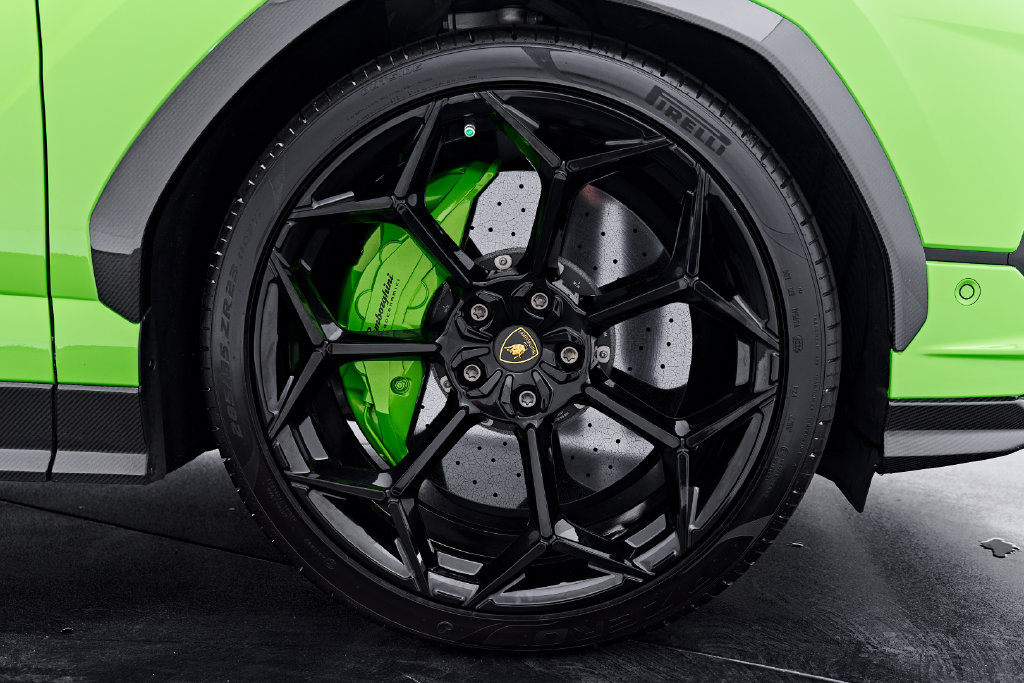 Used 2023 Lamborghini Urus Performante AWD/4WD image 35
