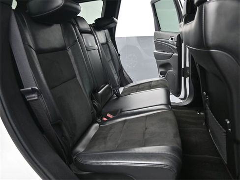 Used 2022 Jeep Grand Cherokee Laredo X image 24