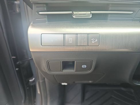 Certified 2025 Hyundai Kona SEL FWD image 23