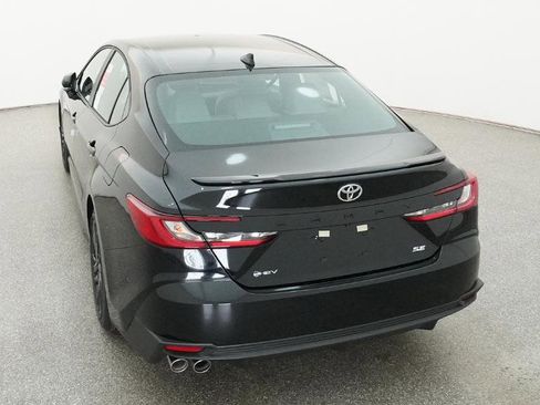 New 2026 Toyota Camry SE FWD image 9