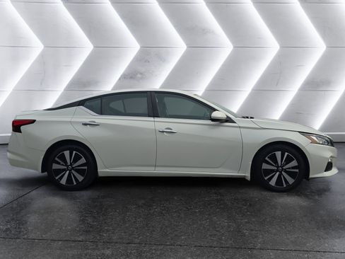 Used 2022 Nissan Altima 2.5 SV image 6