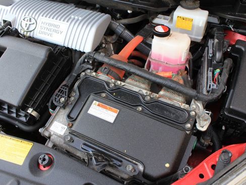 Used 2014 Toyota Prius Four FWD image 24
