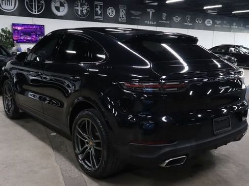 Used 2022 Porsche Cayenne Platinum Edition AWD/4WD image 3