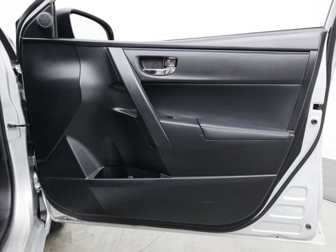 Used 2017 Toyota Corolla SE FWD image 34