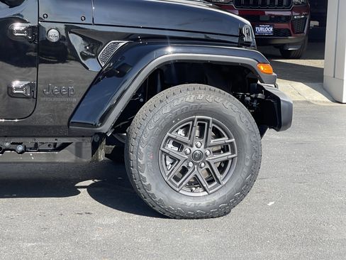 New 2026 Jeep Gladiator Sport AWD/4WD image 6