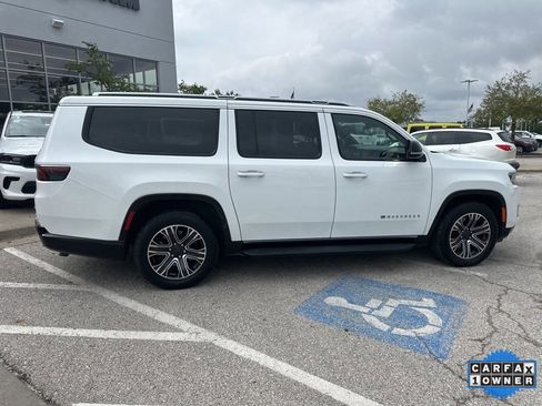 Used 2024 Jeep Wagoneer L Series II w/ Flexible Seating Group image 33