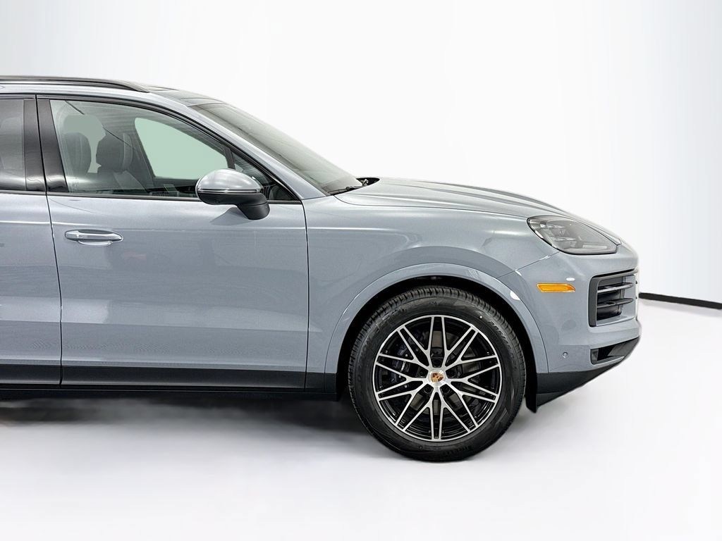 Used 2026 Porsche Cayenne AWD/4WD image 11