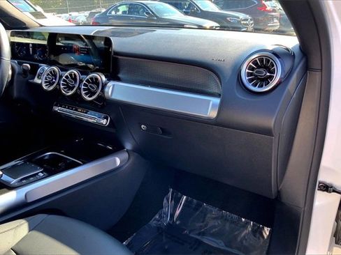 Certified 2022 Mercedes-Benz GLB 250 4MATIC image 15