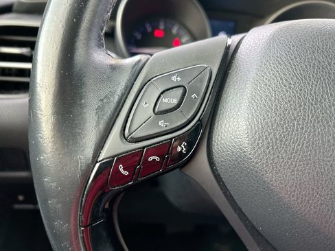 Used 2018 Toyota C-HR XLE FWD image 15