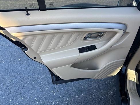 Used 2016 Ford Taurus SE FWD image 21