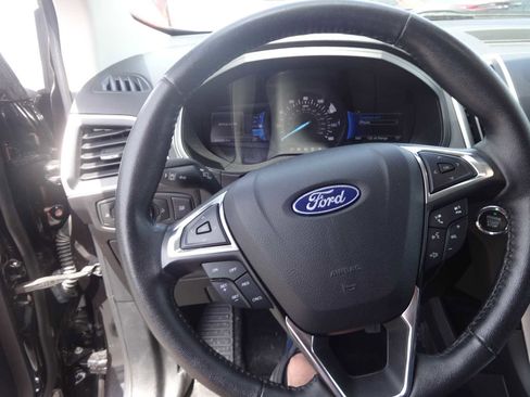 Used 2022 Ford Edge SEL image 17