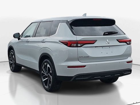 Used 2022 Mitsubishi Outlander ES AWD/4WD image 6