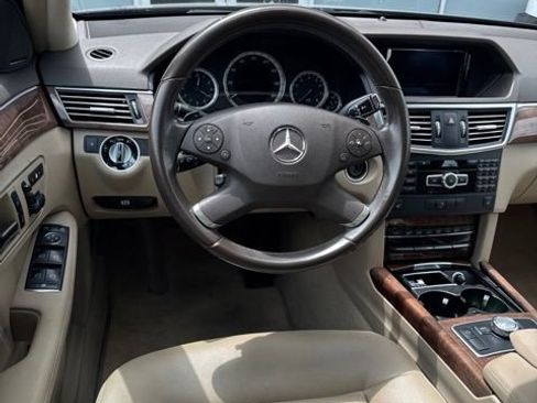 Used 2013 Mercedes-Benz E 350 4MATIC Wagon image 7