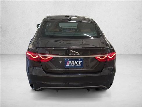 Used 2024 Jaguar XF R-Dynamic SE AWD/4WD image 6