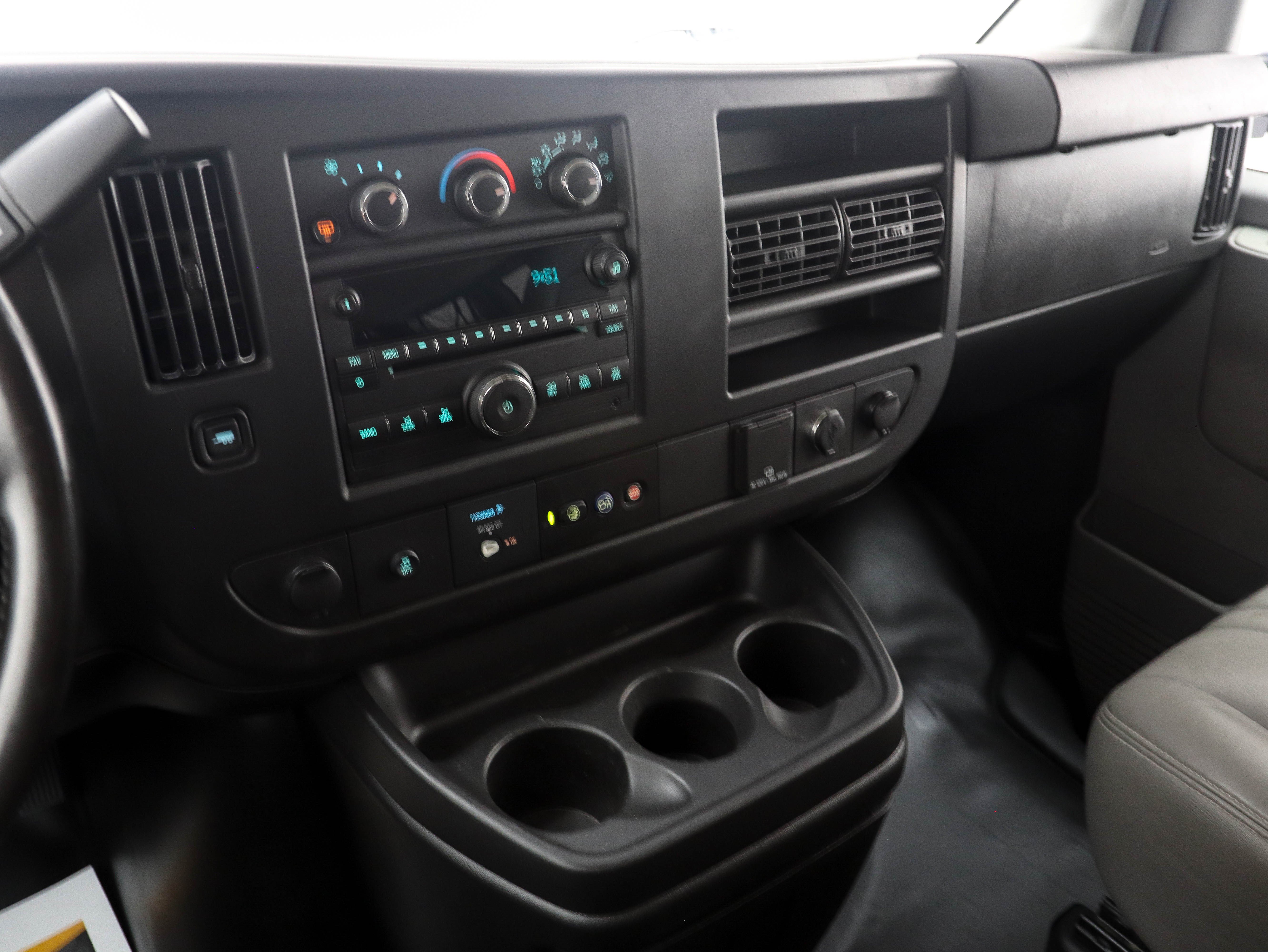 Used 2019 Chevrolet Express 3500 LS RWD image 25