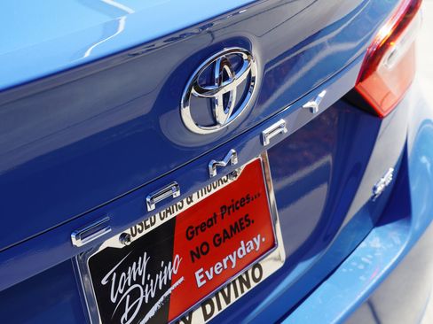 Used 2024 Toyota Camry SE image 16