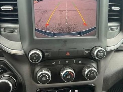 Used 2023 RAM 1500 Big Horn AWD/4WD image 3