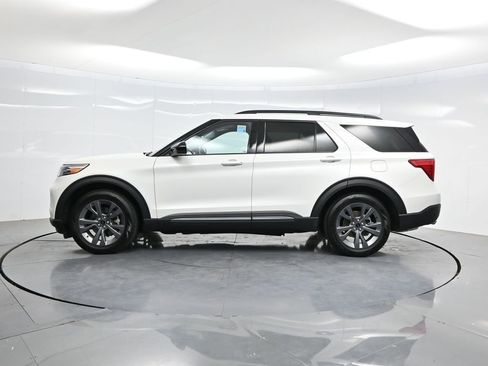 Used 2023 Ford Explorer XLT w/ Equipment Group 202A RWD image 38