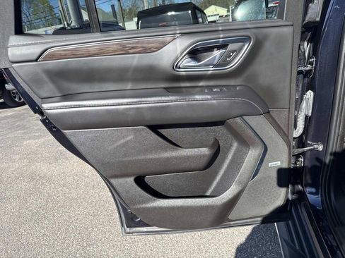 Used 2021 Chevrolet Tahoe LT w/ LT Signature Package AWD/4WD image 17