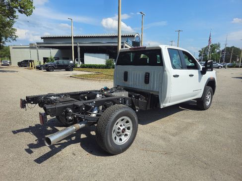 New 2026 GMC Sierra 3500 Pro AWD/4WD image 4