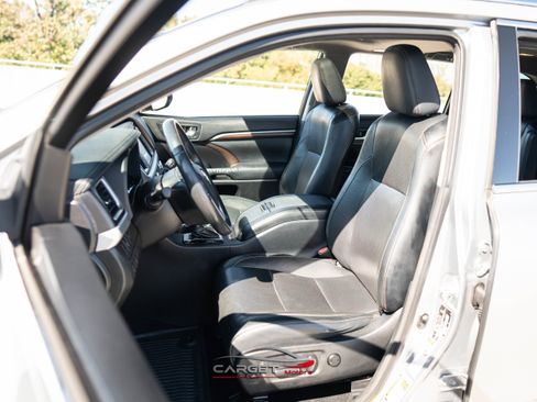 Used 2015 Toyota Highlander Limited image 13