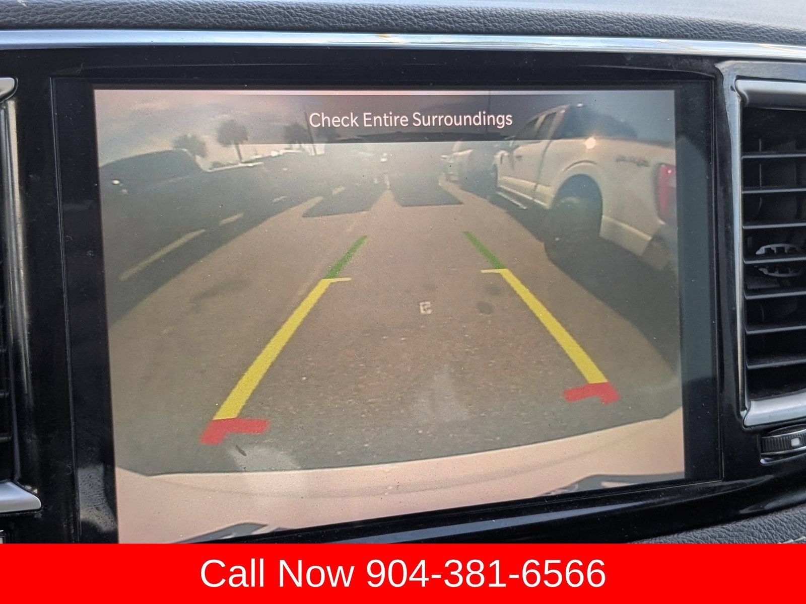 Used 2024 Chrysler Pacifica Limited FWD image 22